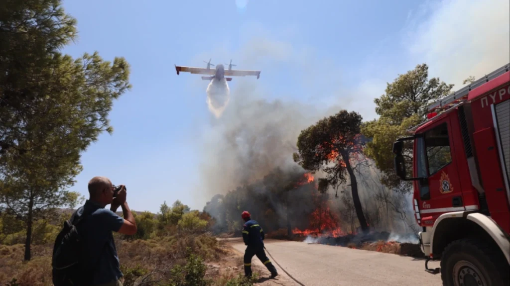 Βρέθηκε απανθρακωμένη σορός μέσα σε ΙΧ αυτοκίνητο, απ’ όπου ξεκίνησε πυρκαγιά στον Νέο Κουβαρά Αττικής