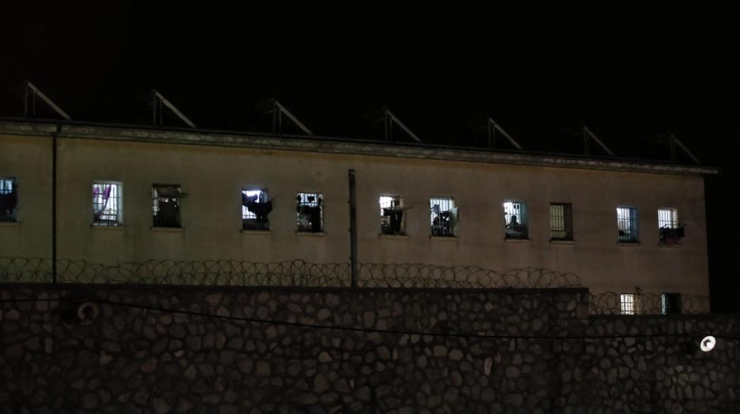 Συνέβη αυτό που όλοι φοβόντουσαν - Αιματηρή συμπλοκή στις φυλακές