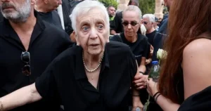 Γιώργος Μαζωνάκης: «Ζητώ δικαιοσύνη για τη μνήμη του παιδιού μου» – Συγκλονίζει η μητέρα του δύο εβδομάδες μετά τον θάνατό του