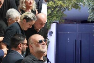 Ξεσπά η οικογένεια Μαζωνάκη – Γιατί ζητούν να μην ανοίξει αuτό που κατασχέθηκε από το σπίτι του τραγουδιστή