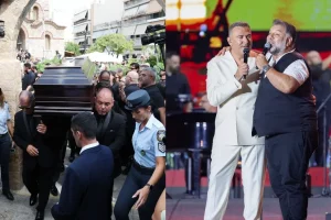 Γιώργος Μαζωνάκης: Οι ηχηρές απουσίες από την κηδεία του – Γιατί δεν πάτησαν Ρέμος, Μενεγάκη, Βανδή και άλλοι!