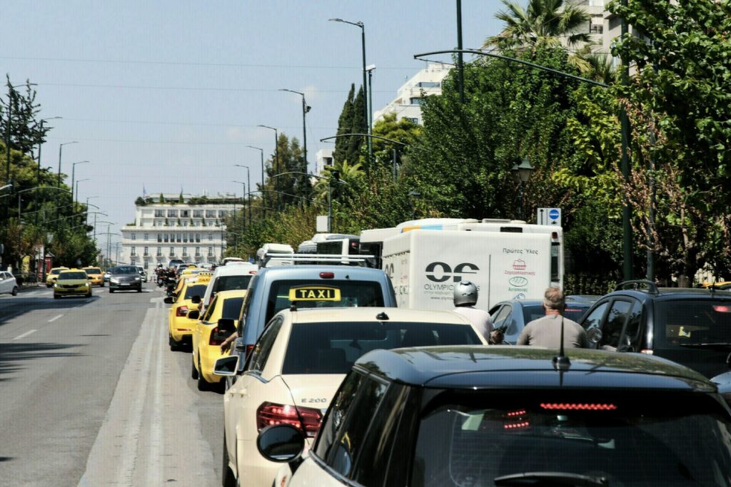 ΧΑΟΣ τώρα σε όλη την Αθήνα – Δεν μπορεί να οδηγήσει κανείς