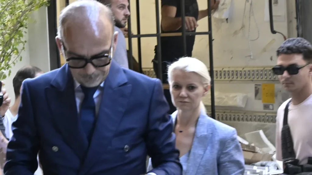 Δεν ήταν μόνο ο Μαζωνάκης: Το «βαρύ» πελατολόγιο του ιατρείου στο Κολωνάκι