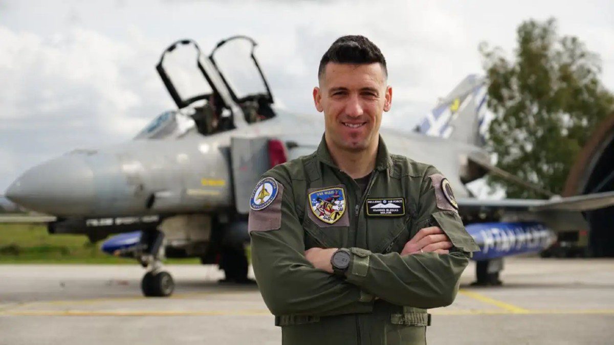 Γιάννης Μπλέσιας: «Μαμά, δεν νομίζω να είναι ο μπαμπάς του Άλκη» – Η σπαρακτική ανάρτηση για τον πιλότο που σκοτώθηκε στο Phantom