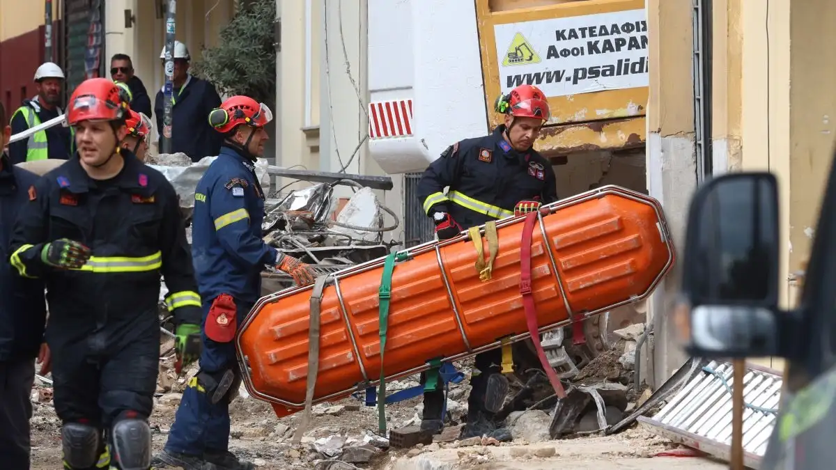 Θρήνος στην Ελλάδα! Έπεσε πολυκατοικία - 6 άτομα πέθαναν