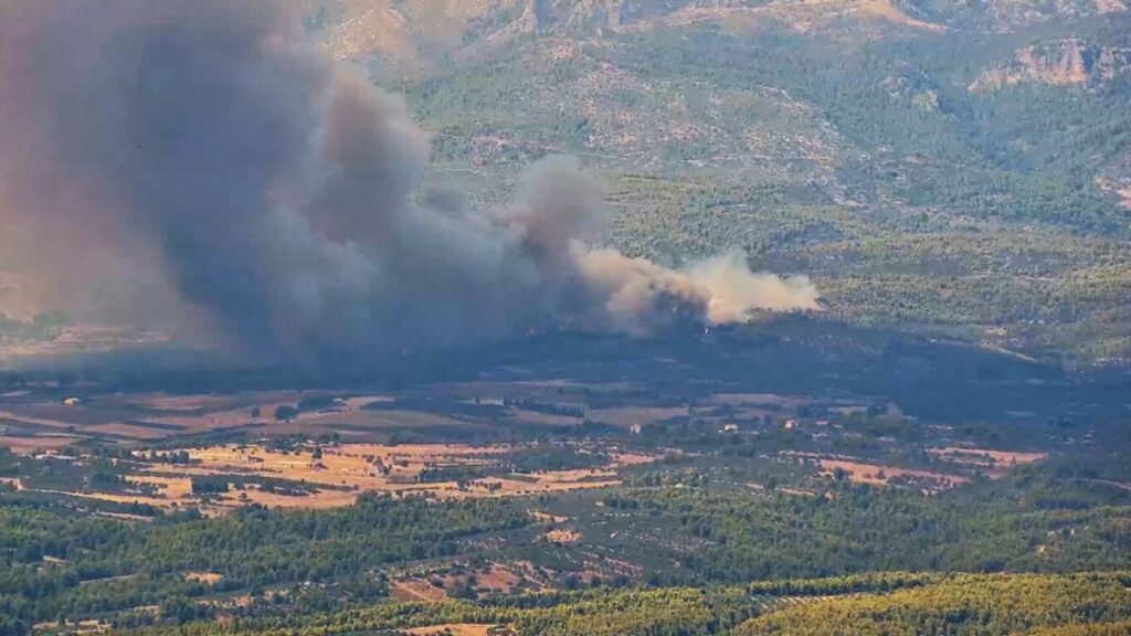ΦΩΤΙΑ ΤΩΡΑ ΣΤΗ ΧΩΡΑ ΜΑΣ: ΜΗΝΥΜΑ ΑΠΟ ΤΟ 112 ΓΙΑ ΕΚΚΕΝΩΣΗ