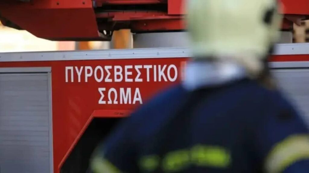 Φωτιά σε εργοστάσιο οινοποιίας στην Πάτρα – Μεγάλη επιχείρηση της Πυροσβεστικής