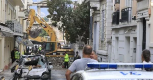 ΣΟΚ στην Πλάκα: Η λάμπα του μπάνιου στον δεύτερο όροφο πίσω από την τραγωδία με τους έξι νεκρούς;