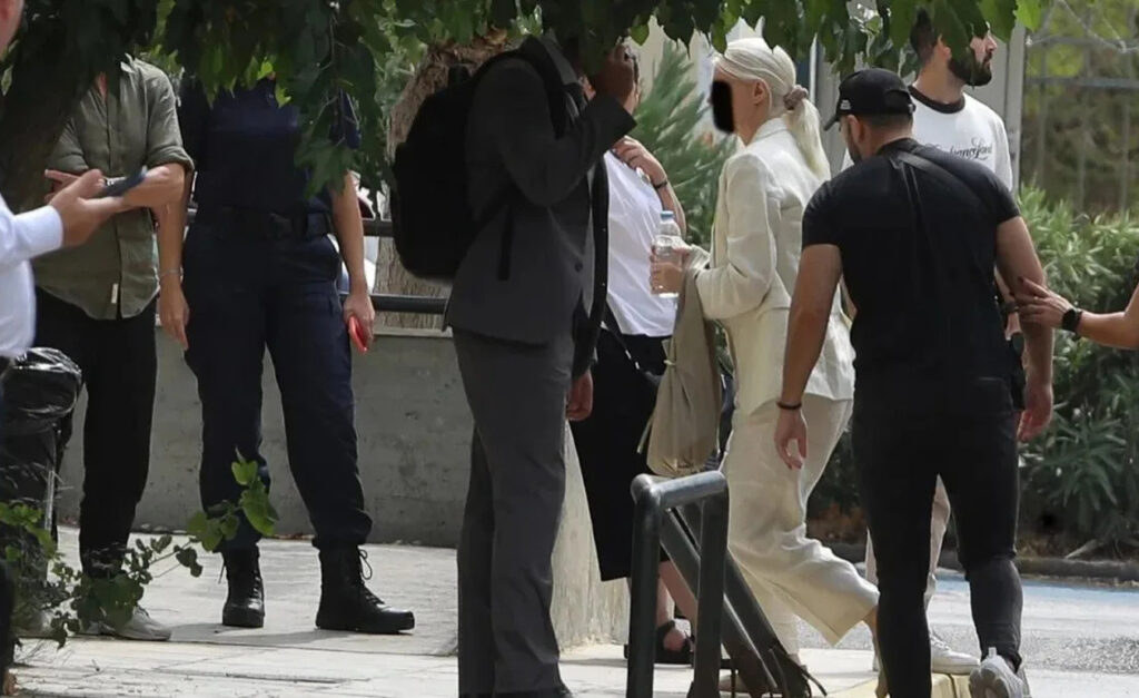 Σοκαριστική αποκάλυψη για τους δύο γιατρούς: Στο «μικροσκόπιο» και η κόρη τους – Πόσα χρήματα έμπαιναν στο ιατρείο;