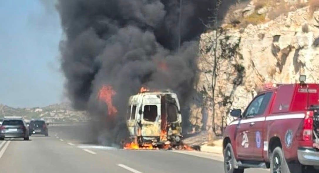 ΣΟΚ ΣΤΗΝ ΧΩΡΑ ΜΑΣ - ΠΗΡΕ ΦΩΤΙΑ ΣΧΟΛΙΚΟ ΛΕΩΦΟΡΕΙΟ