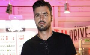 «Ο μισός θάνατος είναι όταν σου λένε ότι έχει καρκίνο και ο άλλος μισός είναι μετά..» Συγκλονίζουν τα λόγια του Γιάννη Τσιμιτσέλη