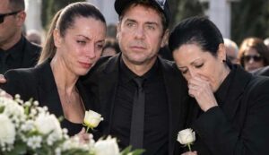 Γιώργος Μαζωνάκης: Με ασφάλεια στην κηδεία οι δύο αδερφές του – Οι «σωματοφύλακες» και οι αυστηρές εντολές για την ώρα της ταφής