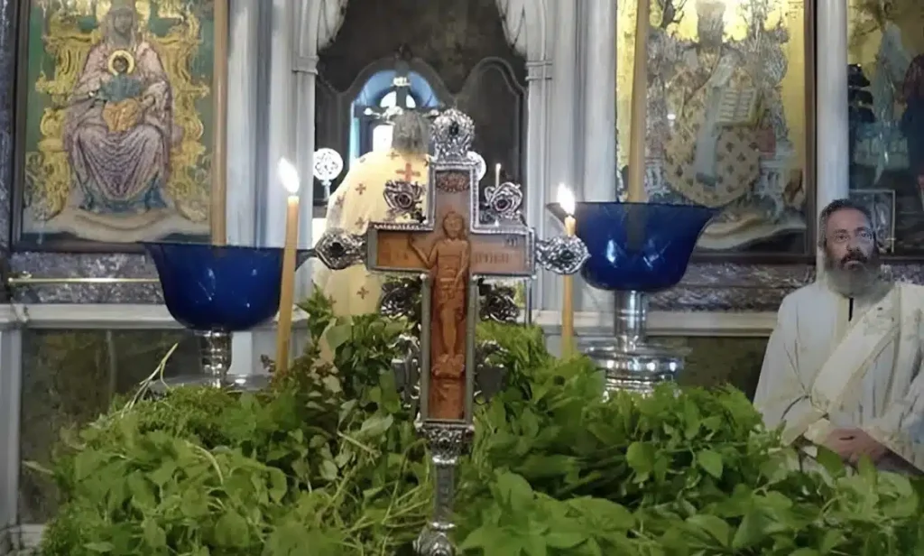 Αυστηρή νηστεία αύριο, ισάξια με εκείνη της Μεγάλης Παρασκευής