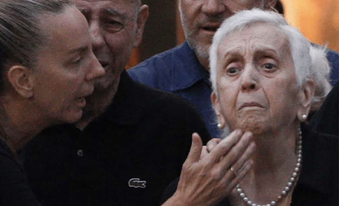 Γιώργος Μαζωνάκης: O σπαραγμός της οικογένειας μπροστά στη σορό - Σκηνές αρχαίας τραγωδίας στη Νίκαι