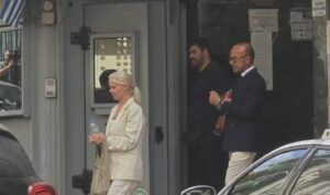 Γιώργος Μαζωνάκης: Ολοκληρώθηκε μετά από 8 ώρες η απολογία της Ιωάννας Γάκα. Αρνείται τον δόλο – «Έκανα όσα προβλέπει η επιστήμη μου»