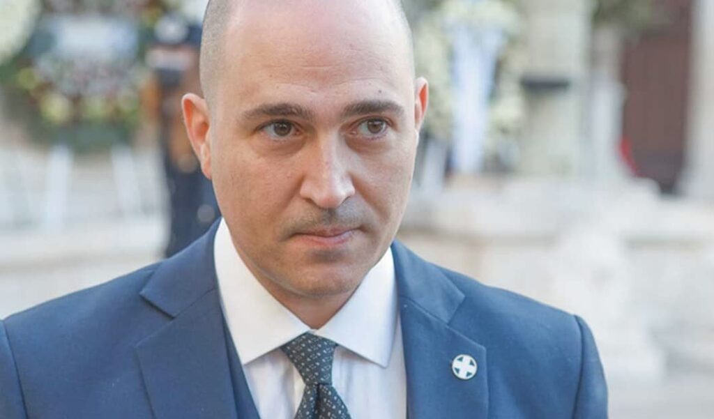 Βαρύ πένθος για τον Κωνσταντίνο Μπογδάνο – Πέθανε ο πατέρας του