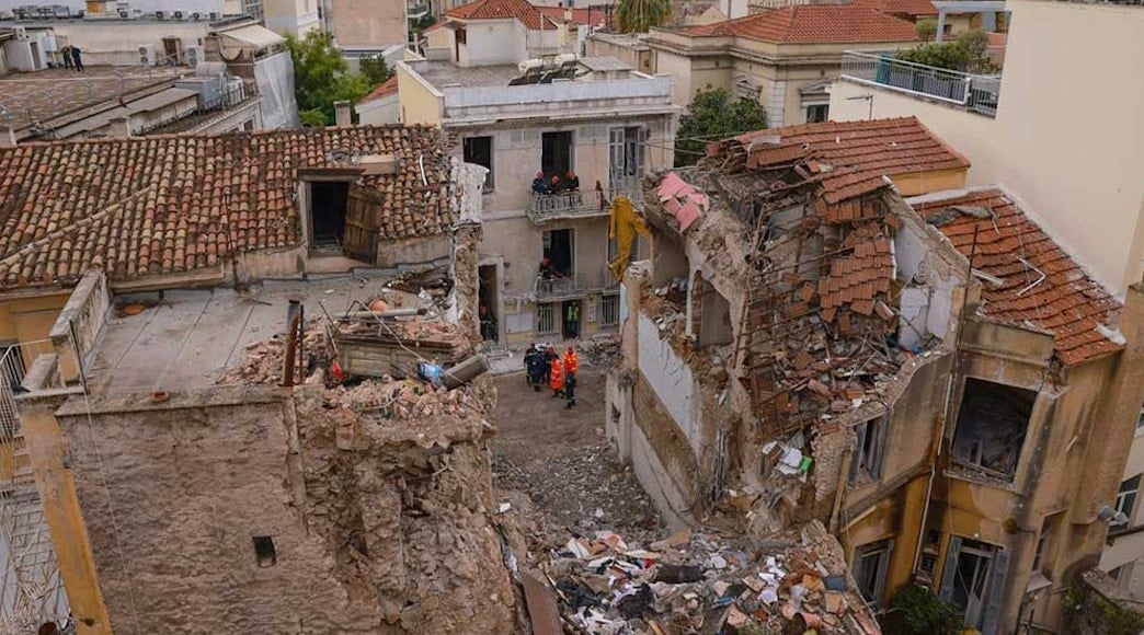 ΑΔΙΑΝΟΗΤΗ ΤΡΑΓΩΔΙΑ ΤΩΡΑ ΣΤΗΝ ΠΛΑΚΑ - ΤΡΑΓΙΚΟ ΤΕΛΟΣ