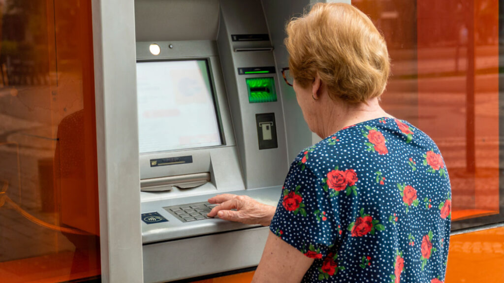 Ευχάριστα νέα για χιλιάδες συνταξιούχους σε 3 μήνες από τώρα