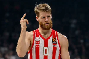Ο όρος του Ολυμπιακού: Τι ισχύει αν ο Γουόκαπ επιστρέψει στην Ελλάδα για άλλη ελληνική ομάδα
