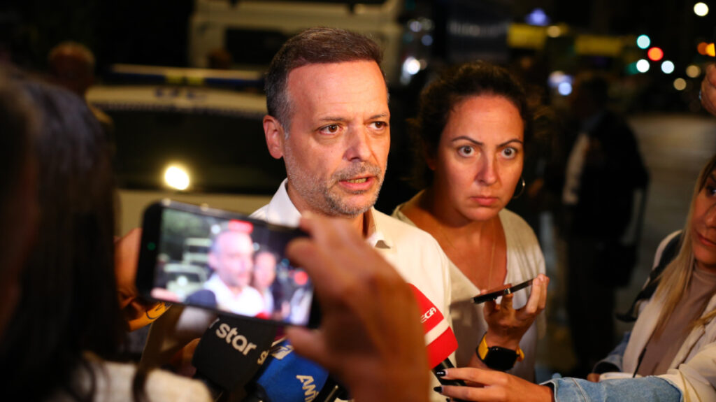 ΕΚΤΑΚΤΟ ΤΩΡΑ ΑΠΟ ΠΛΑΚΑ – ΜΟΛΙΣ ΤΟ ΑΝΑΚΟΙΝΩΣΕ Ο ΔΗΜΑΡΧΟΣ ΑΘΗΝΩΝ ΓΙΑ ΤΟΥΣ 6 ΑΓΝΟΟΥΜΕΝΟΥΣ