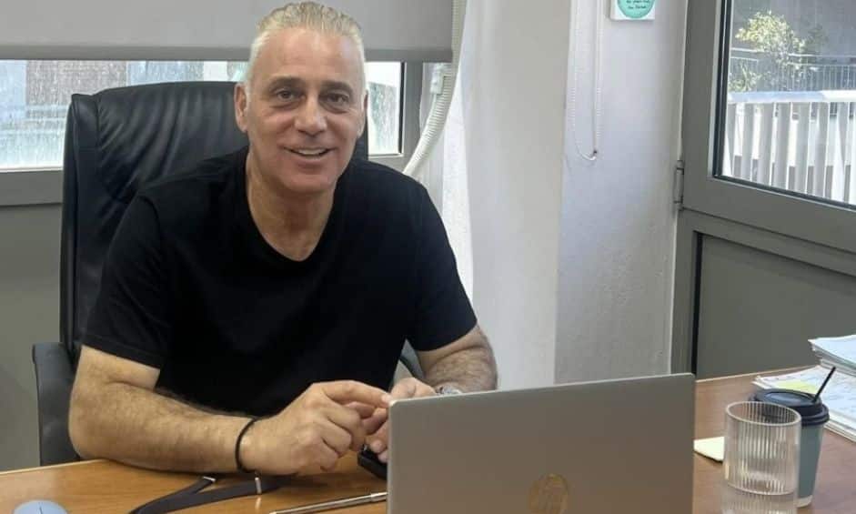Στο νοσοκομείο ο αντιδήμαρχος Πειραιά Γιάννης Βοϊδονικόλας – Τραυματίστηκε από πυροβολισμό σε κατάστημα της περιοχής