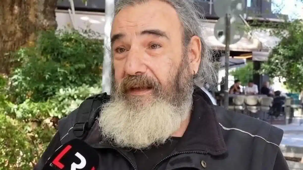 Θρήνος στη Λαμία: Πέθανε ο Σταύρος Ανωγειανάκης, ο άνθρωπος που ντυνόταν «άστεγος» για καλό σκοπό