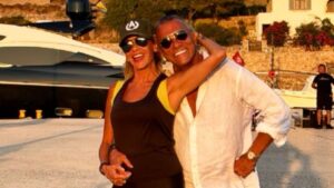 Αγκαλιά με τον Ηλία Ψινάκη σε πισίνα στο Μαρόκο η Άννα Βίσση – «Τι άλλο να ζητήσεις από τη ζωή»