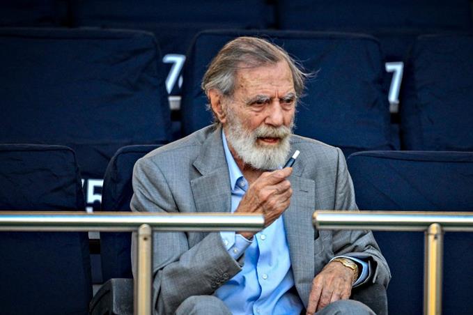 Πέθανε ο Γιώργος Βαρδινογιάννης