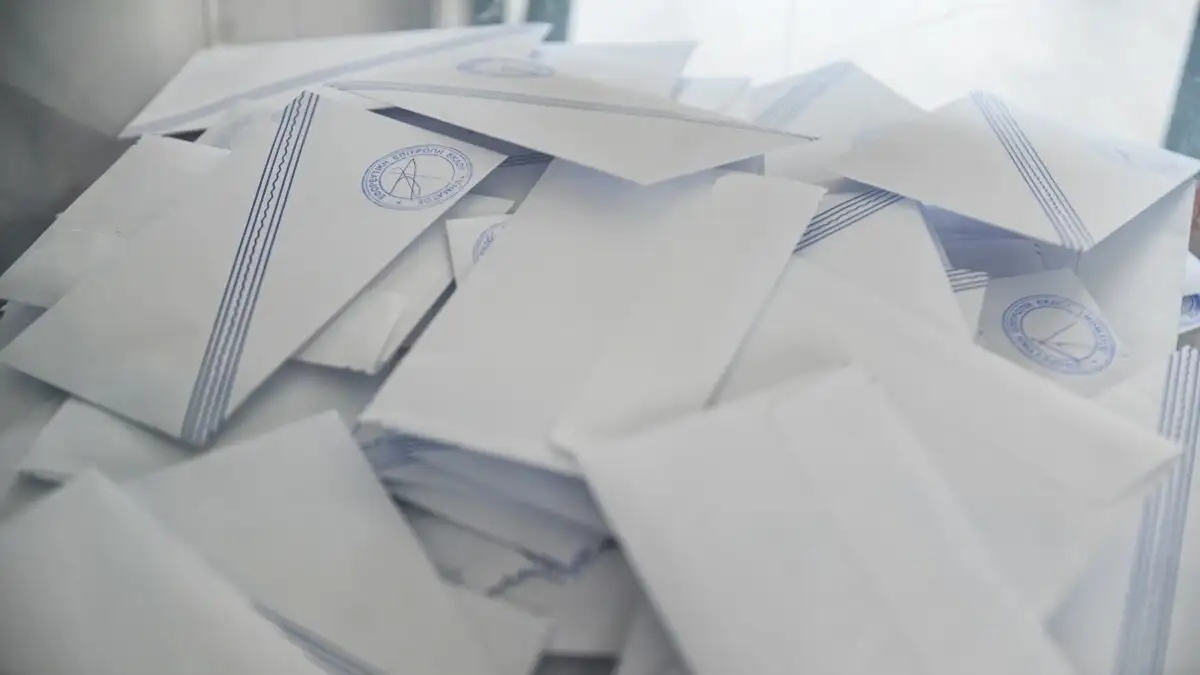 ΑΚΟΥΜΠΑΕΙ ΤΑΒΑΝΙ Η ΝΔ ΣΕ ΝΕΑ ΔΗΜΟΣΚΟΠΗΣΗ - ΤΟ ΝΕΟ ΠΟΣΟΣΤΟ-ΣΟΚ