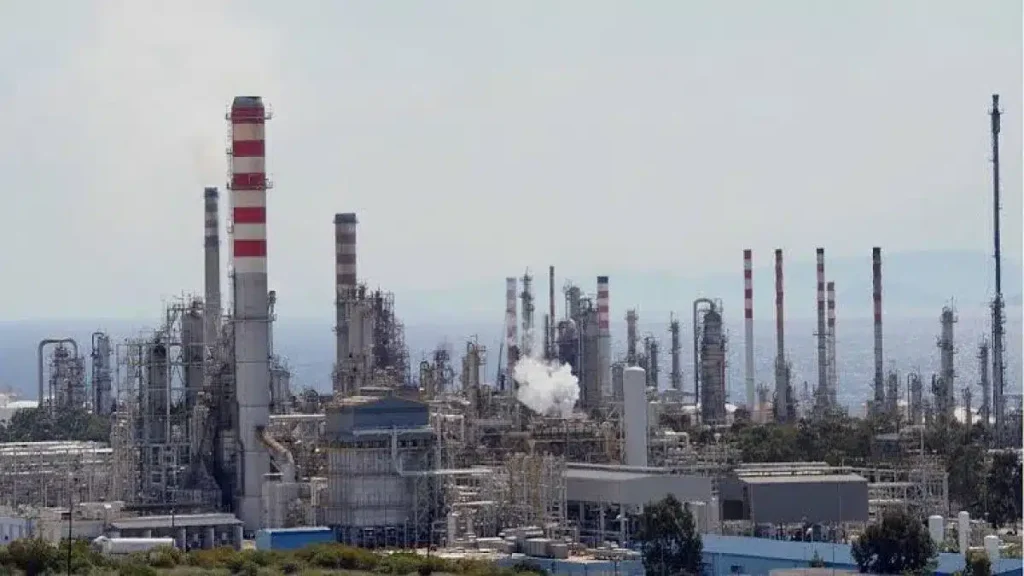 ΙΣΧΥΡΗ ΕΚΡΗΞΗ ΣΕ ΜΕΓΑΛΟ ΔΙΥΛΙΣΤΗΡΙΟ ΠΑΣΙΓΝΩΣΤΗΣ ΕΛΛΗΝΙΚΗΣ ΕΤΑΙΡΕΙΑΣ – ΤΡΑΥΜΑΤΙΕΣ ΣΕ ΣΟΒΑΡΗ ΚΑΤΑΣΤΑΣΗ