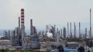 ΙΣΧΥΡΗ ΕΚΡΗΞΗ ΣΕ ΜΕΓΑΛΟ ΔΙΥΛΙΣΤΗΡΙΟ ΠΑΣΙΓΝΩΣΤΗΣ ΕΛΛΗΝΙΚΗΣ ΕΤΑΙΡΕΙΑΣ – ΤΡΑΥΜΑΤΙΕΣ ΣΕ ΣΟΒΑΡΗ ΚΑΤΑΣΤΑΣΗ