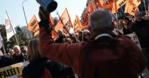 Έκτακτο: «Παραλύει» η χώρα – Οι Γάλλοι «ξύπνησαν»και τους Έλληνες – Πότε μπαίνει λουκέτο στη χώρα μας