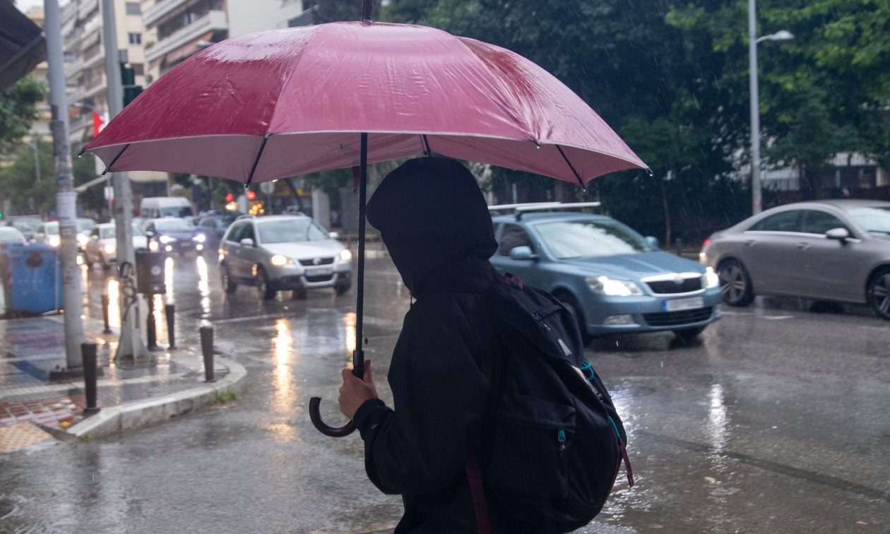 ΕΚΤΑΚΤΟ ΤΩΡΑ: ΑΝΑΒΑΘΜΙΣΤΗΚΕ ΣΕ «ΚΟΚΚΙΝΟ» ΤΟ ΔΕΛΤΙΟ ΤΗΣ ΕΜΥ ΓΙΑ ΤΟΝ ΚΑΙΡΟ – ΠΟΙΕΣ ΕΙΝΑΙ ΟΙ ΕΠΙΚΙΝΔΥΝΕΣ ΠΕΡΙΟΧΕΣ – ΟΙ ΠΟΛΕΙΣ ΠΟΥ ΘΑ «ΠΝΙΓΟΥΝ»