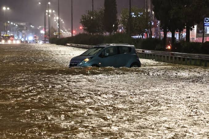 Έρχεται κακοκαιρία με ισχυρές καταιγίδες – Βροχή 6 μηνών σε 4 μέρες, οι περιοχές που είναι σε κίνδυνο
