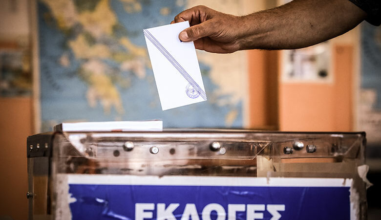 Έσκασε η τελευταία δημοσκόπηση και φέρνει τα πάνω κάτω – Κανένα κόμμα δεν πιστεύει αυτό που δείχνει