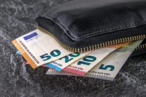 Ελέγξτε από ΣΗΜΕΡΑ τους λογαριασμούς σας! Μπαίνουν 71 εκ. ευρώ σε 83.420 συμπολίτες μας