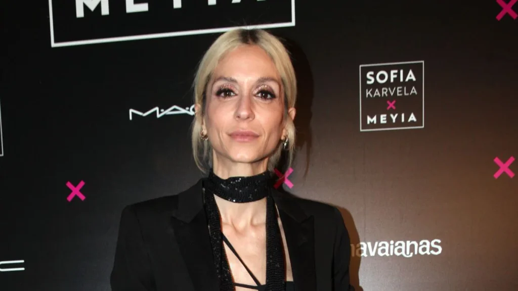 Σοφία Καρβέλα: «Γελάω μέχρι δακρύων με… » – Η νέα ανάρτηση εν μέσω της άγριας κόντρας Βίσση και Καρβέλα