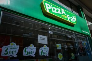 Αυτός είναι ο διάσημος Έλληνας επιχειρηματίας πασίγνωστης αλυσίδας που θέλει να αγοράσει την Pizza Fan και να σώσει 2.500 εργαζόμενους