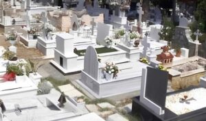 Εισφορά 6% υπέρ πεθαμένων – 220 εκατομμύρια ευρώ ετησίως το χαράτσι για χήρες και ορφανά