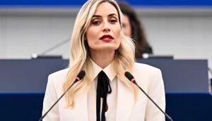 Όλοι σήμερα μιλάνε για την Ελεονώρα Μελέτη – Είπε για τους εργοδότες και τους εργαζόμενους αυτά που δεν περίμενε κανείς και προκάλεσε σάλο