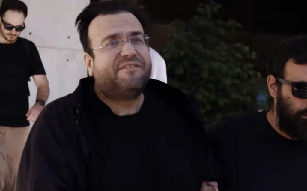 Καμπούρης επικαλέστηκε εγκεφαλικό στα κρατητήρια – Μεταφέρεται στο νοσοκομείο Γεννηματάς