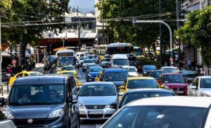 Έρχεται «κόφτης» για 14.000 αυτοκίνητα: Ποιες πινακίδες «τελειώνουν» και τι πρέπει να κάνουν οι ιδιοκτήτες;