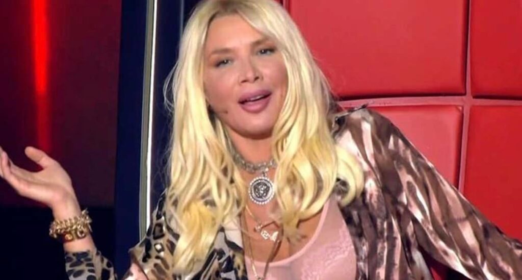 Τηλεθέαση 10/10: «Τρίβουν τα χέρια τους» στον ΣΚΑΪ – Τι νούμερα έκανε το πρώτο επεισόδιο του The Voice με την Πάολα στη θέση του Μαζωνάκη