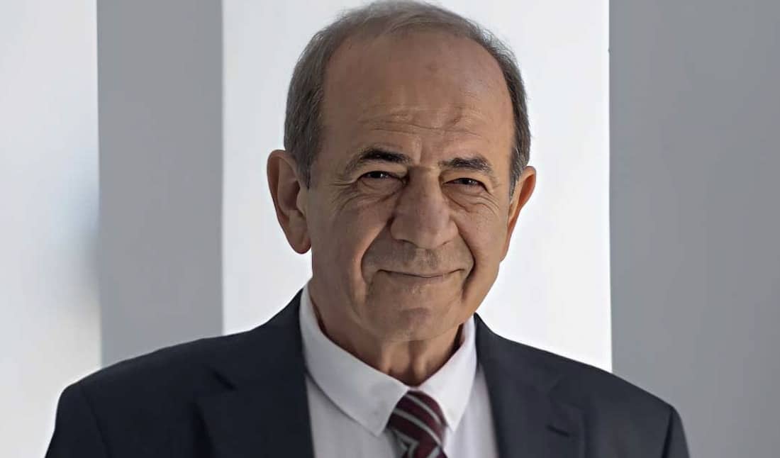 Σοβαρό ατύχημα για γνωστό Έλληνα δήμαρχο - Έπεσε από σκάλες και διασωληνώθηκε