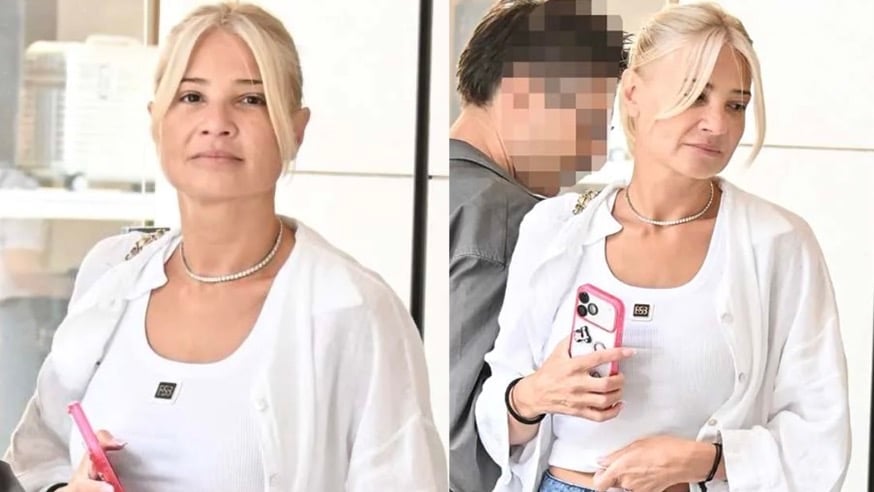 Τα πιο καλλίγραμμα πόδια της ελληνικής τηλεόρασης: Η Φαίη Σκορδά άβαφη και με φούστα είναι η επιτομή της φυσικής ομορφιάς
