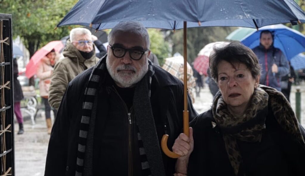 Συγκλονιστικές στιγμές στο Θέατρο Χορν: Πέθανε η σύζυγος του Δημήτρη Πιατά, αλλά εκείνος έπαιξε κανονικά – Το αποκάλυψε ο Γιάννης Βούρος