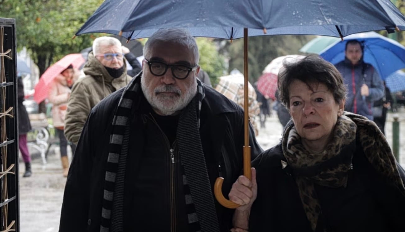 Συγκλονιστικές στιγμές στο Θέατρο Χορν: Πέθανε η σύζυγος του Δημήτρη Πιατά, αλλά εκείνος έπαιξε κανονικά – Το αποκάλυψε ο Γιάννης Βούρος