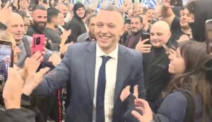 Αποθέωσαν τον Ηλία Κασιδιάρη στην Θεσσαλονίκη