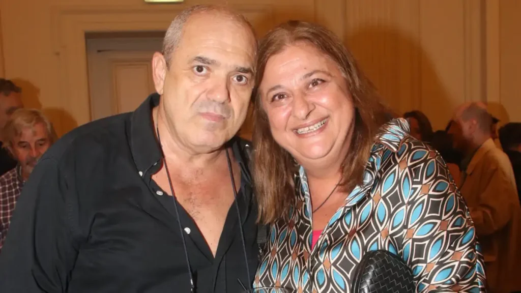 Ελισάβετ Κωνσταντινίδου – Ταξιάρχης Χάνος: Ξανά μαζί 15 χρόνια μετά το διαζύγιο – Η εμφάνιση στο θέατρο