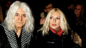 ΤΣΑΚΩΘΗΚΕ ΚΑΙ ΜΕ ΤΗΝ ΠΑΝΙΑ Ο ΚΑΡΒΕΛΑΣ: ΤΙ ΕΧΕΙ ΣΥΜΒΕΙ